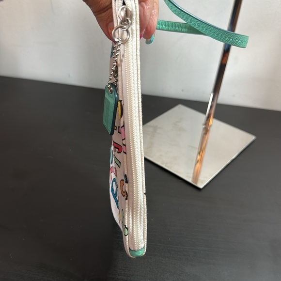 Coach Poppy RARE large multicolored wristlet - Picture 11 of 16